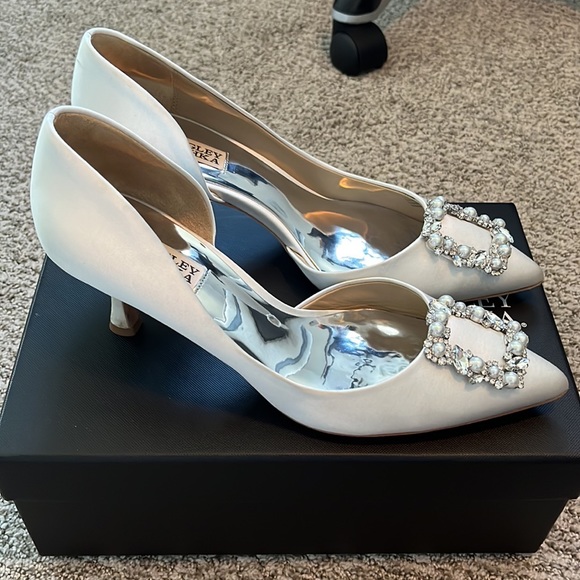 Badgley Mischka Fabia D’Orsay White Satin Heels - Picture 4 of 7